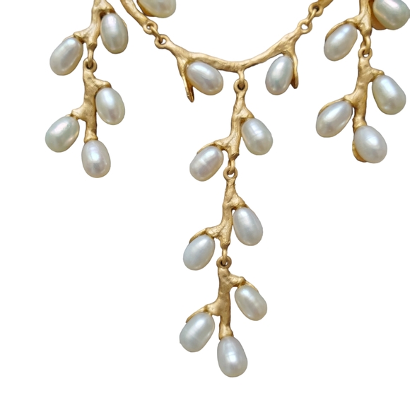 The Met Willow Catkins pearl drop earings & pearl bib necklace - Picture 3 of 16